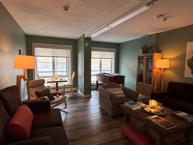 Jasper East Hostel Common Room